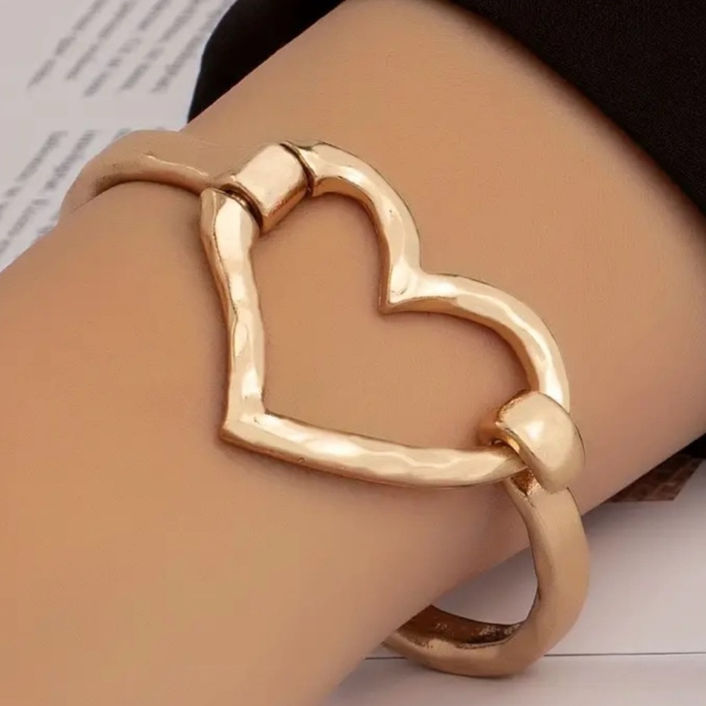 Large Heart Shaped Design Cuff Bangle Hammered Gold tone Festival, Glam Bracelet